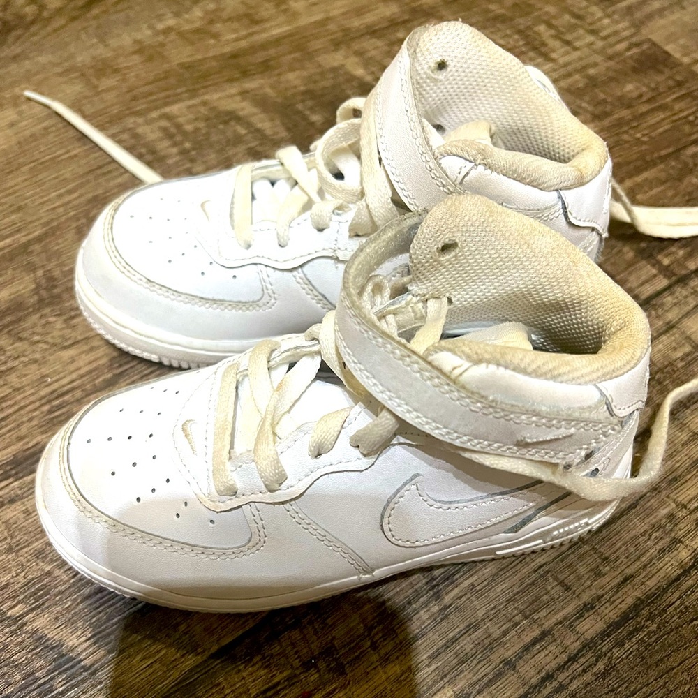 Nike Force 1 Mid LE